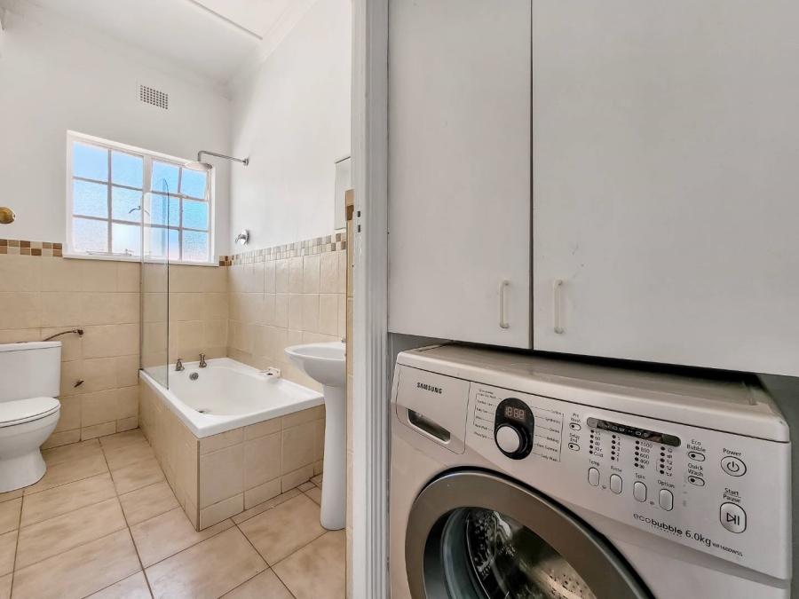 To Let 1 Bedroom Property for Rent in Gardens Western Cape